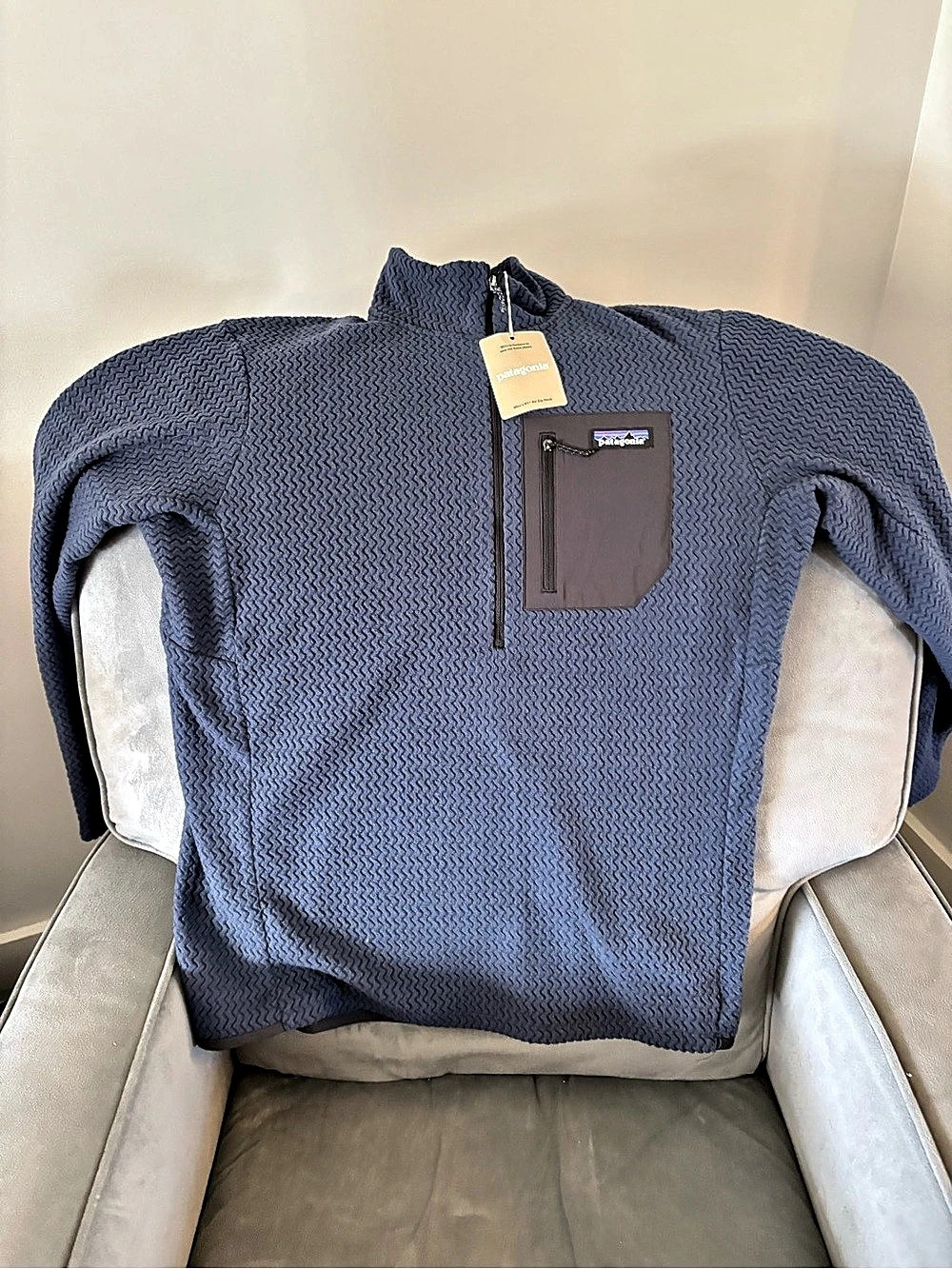 Patagonia Air Zip Neck Zip Neck Sweater in Blue Size Medium NWT